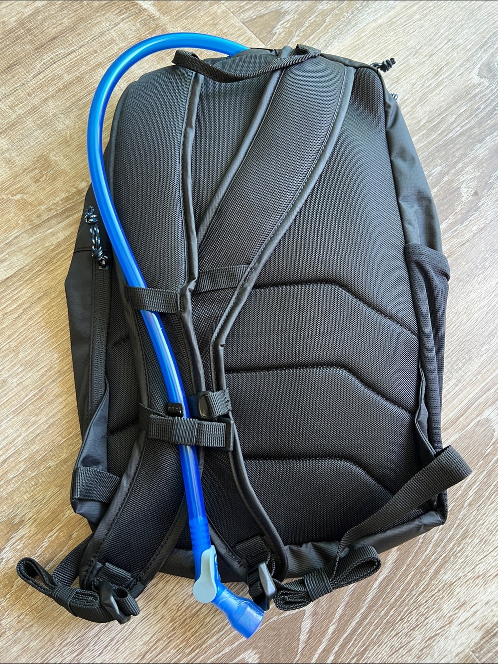 CamelBak | Arete 14 Hydration Pack Backpack Black 1.5L Crux Reservoir Unisex - Picture 3 of 10